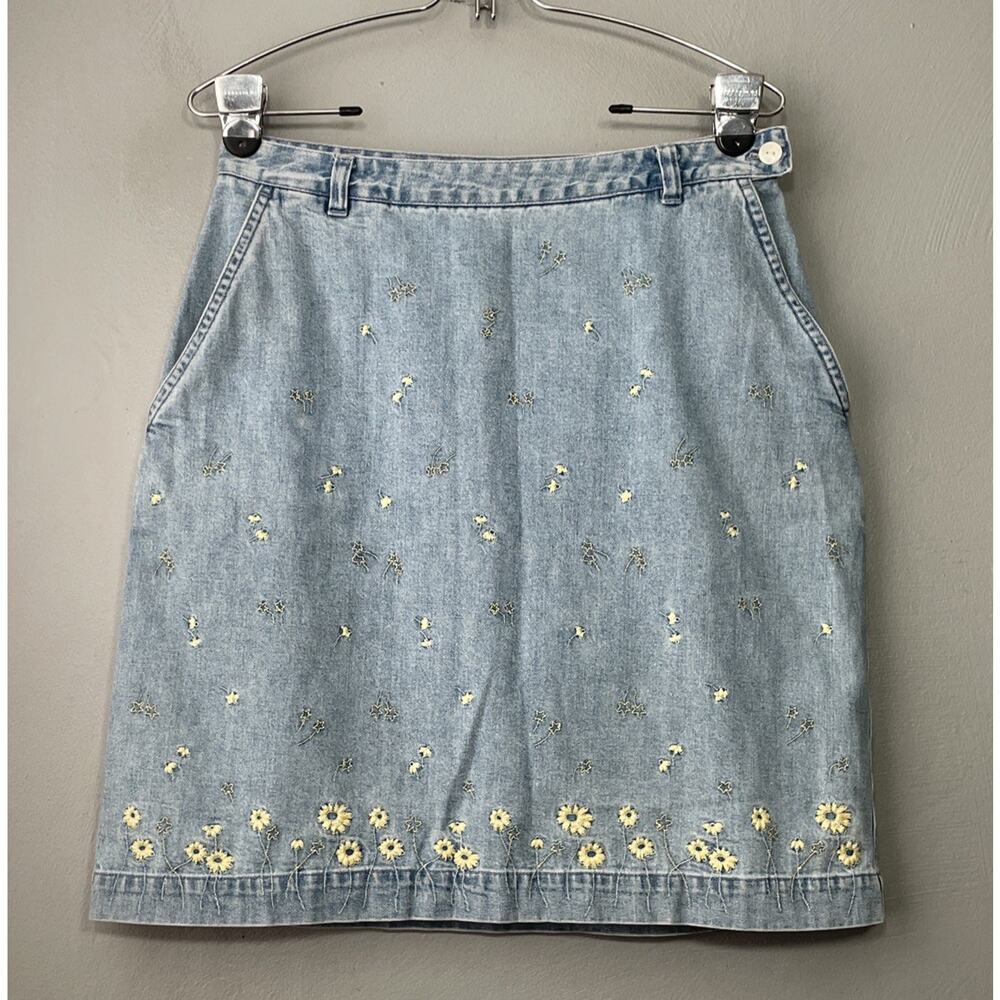 Embroidered Daisy Floral Skirt Size 8 Light Blue Denim Jean Cottagecore Yellow